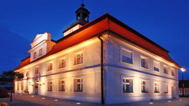 Osvětlení barokní radnice v Brinie
